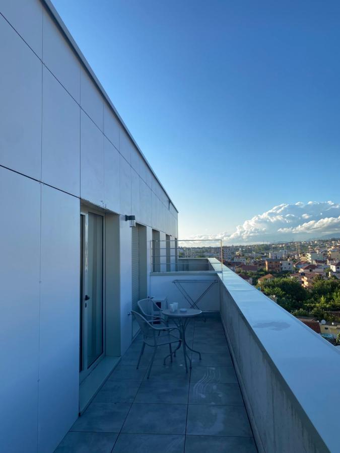 Luxury Rooftop 23 Bed & Breakfast Tirana Bagian luar foto