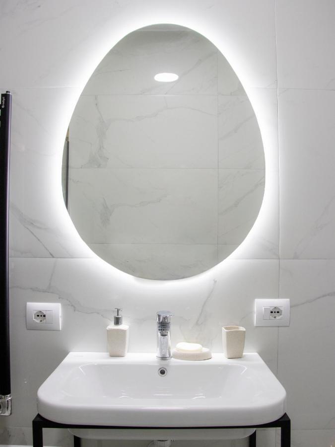 Luxury Rooftop 23 Bed & Breakfast Tirana Bagian luar foto