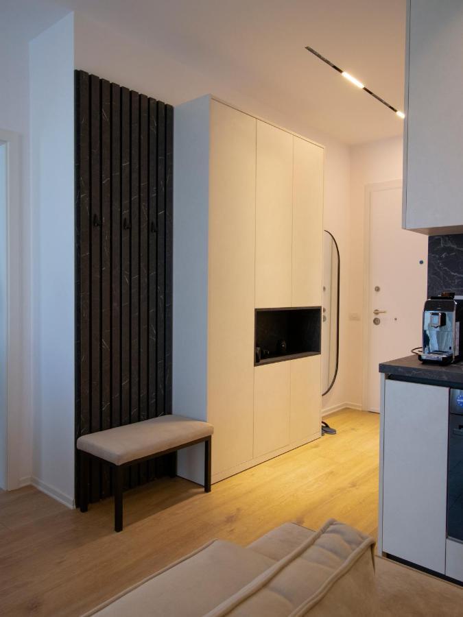 Luxury Rooftop 23 Bed & Breakfast Tirana Bagian luar foto